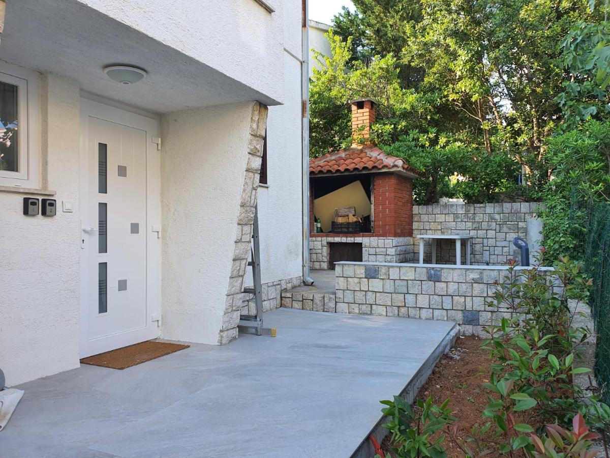 Vila Beleca Krk - Apartments Rest & Sea Krk Town Exterior foto